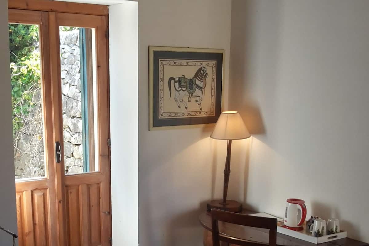 Standard Double Room | Living area