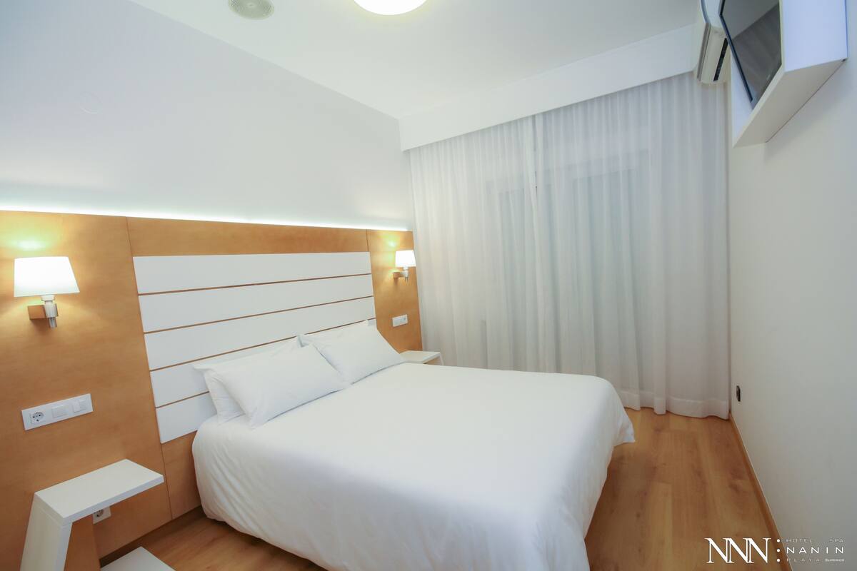 Coffres-forts dans les chambres, bureau, Wi-Fi gratuit, draps fournis