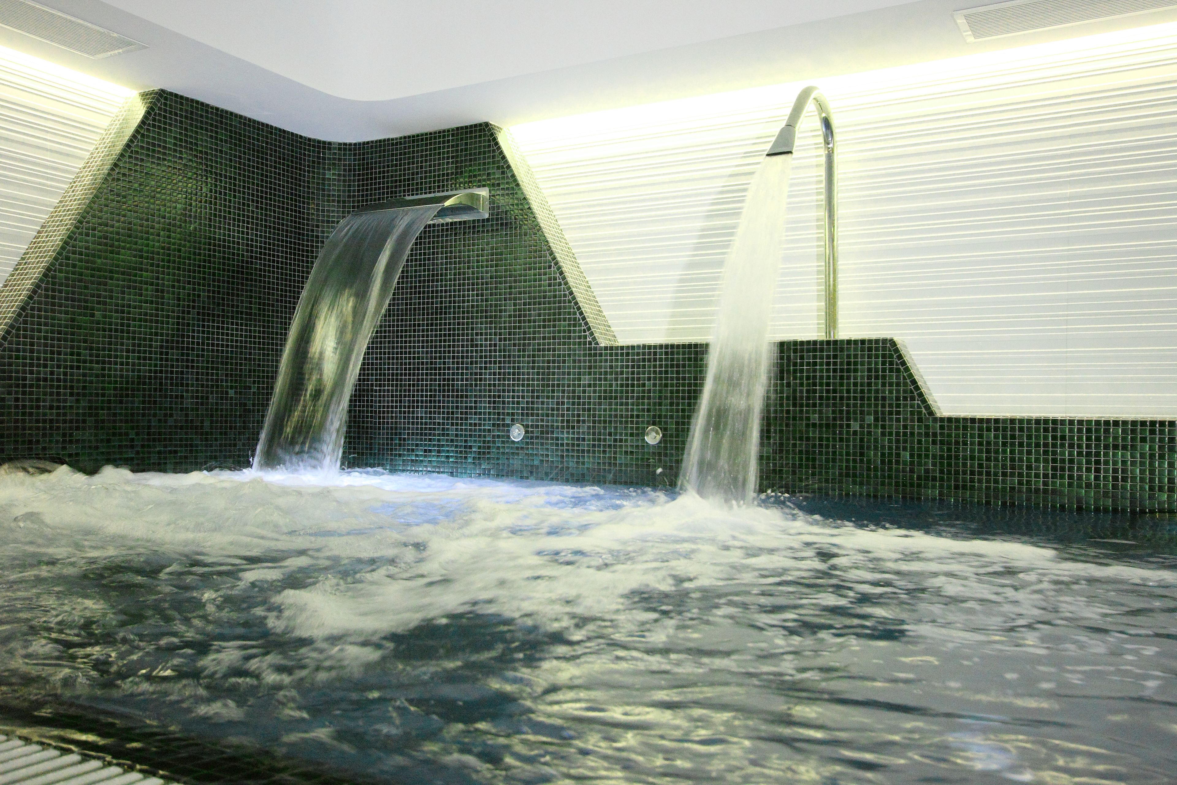 sauna, hot tub, turkish bath/hammam