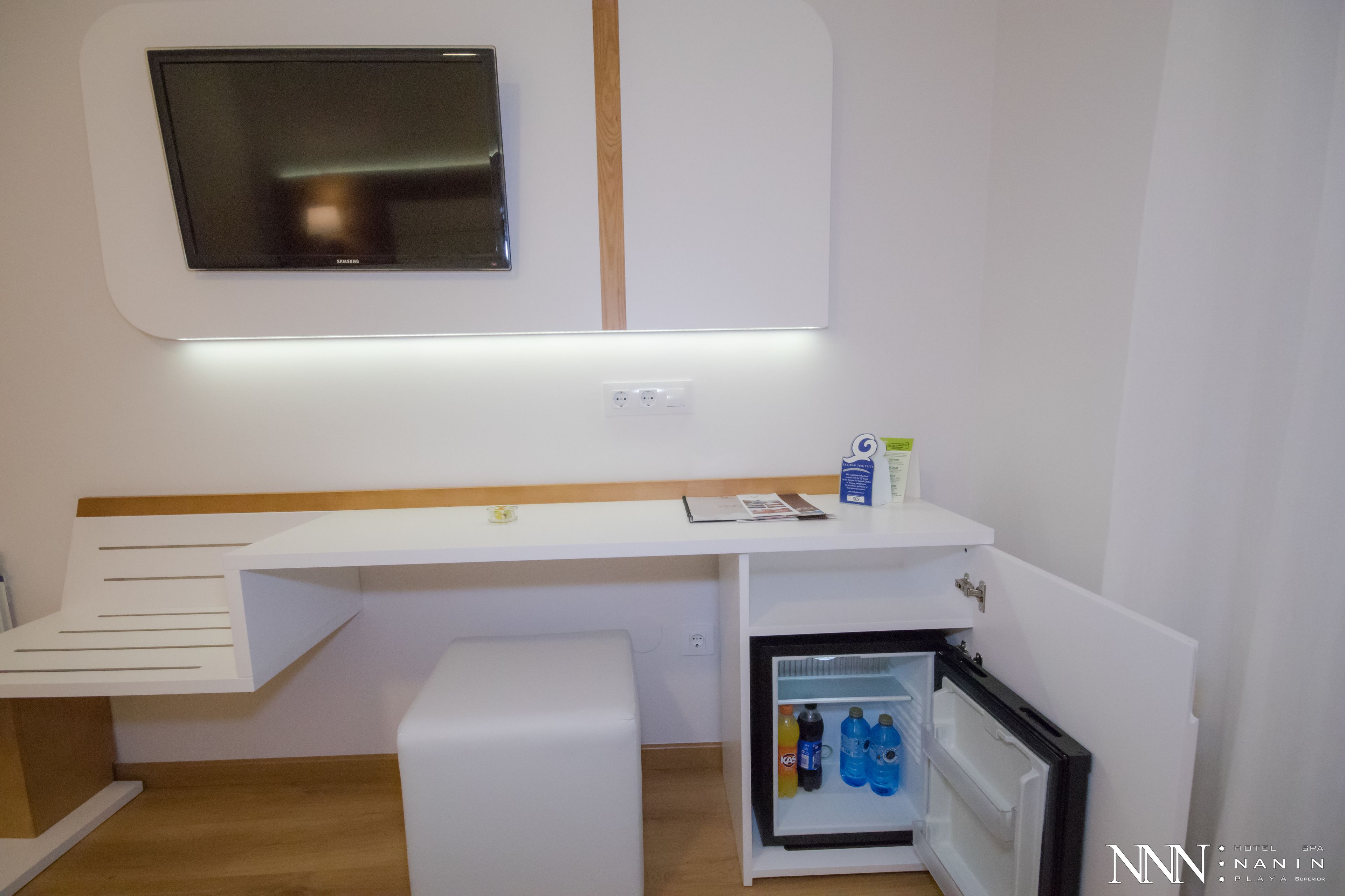 double room, sea view | in-room safe, desk, free wifi, bed sheets