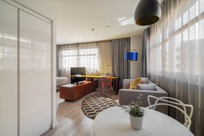 Studio | Living area | Flat-screen TV - Naitly Barcelona Poblenou (Barcelona)