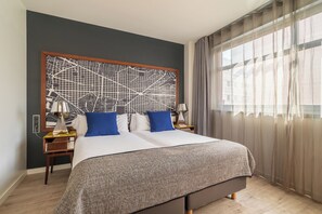 Down duvets, in-room safe, desk, laptop workspace - Naitly Barcelona Poblenou (Barcelona)
