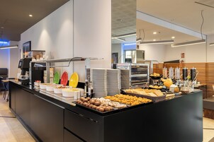 Daily buffet breakfast for a fee