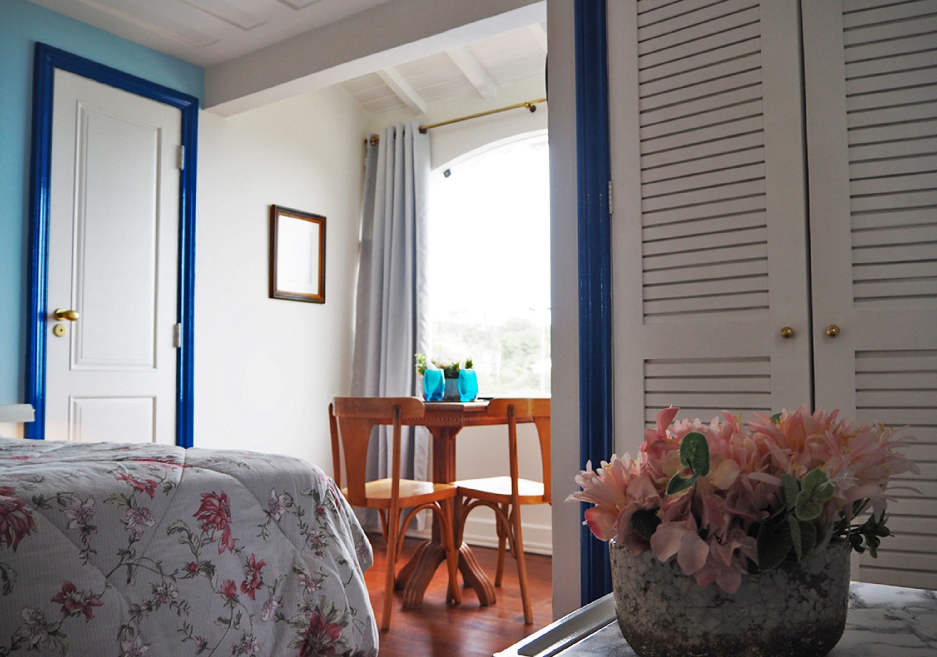 Minibar, in-room safe, blackout curtains, free WiFi