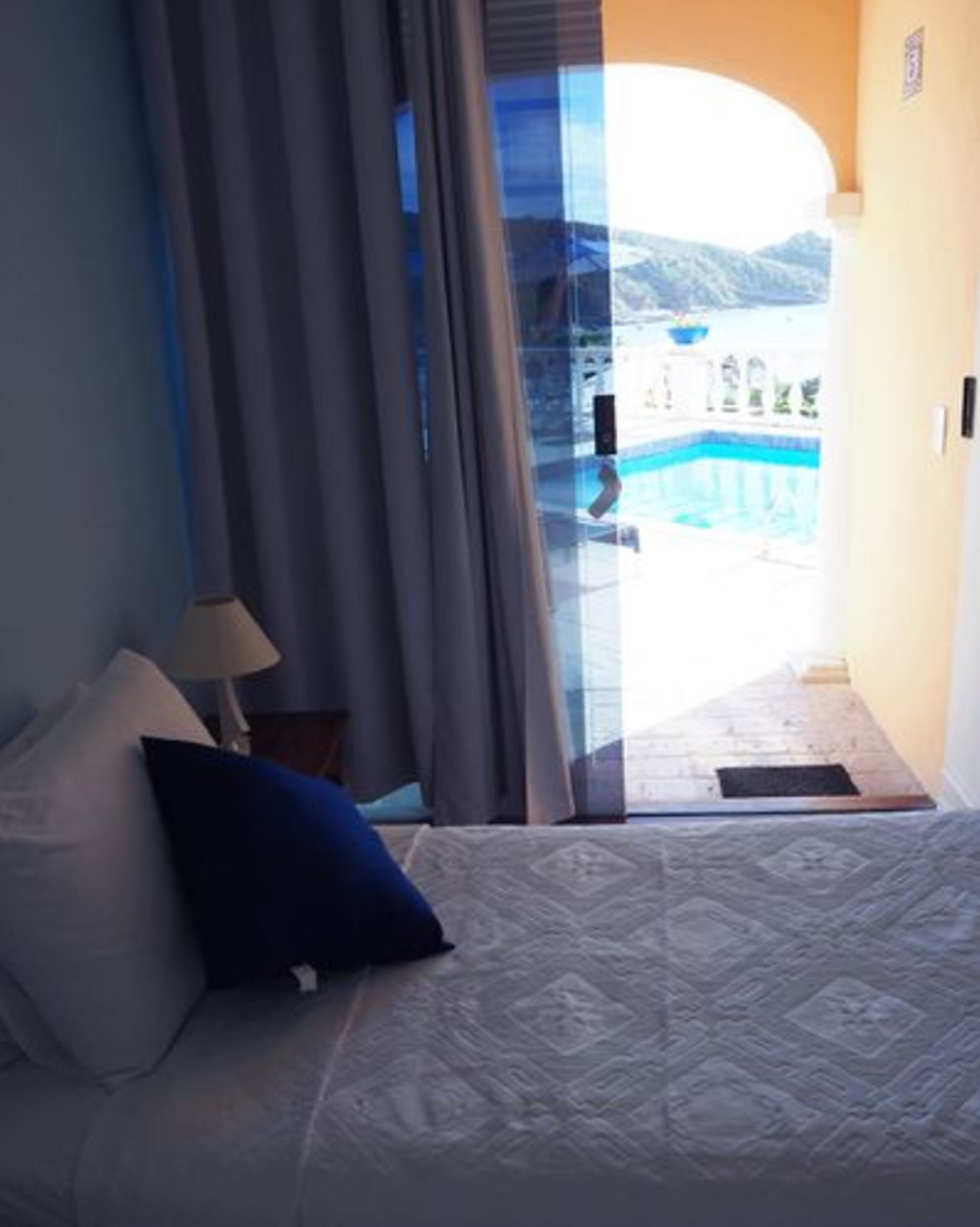 Minibar, in-room safe, blackout curtains, free WiFi