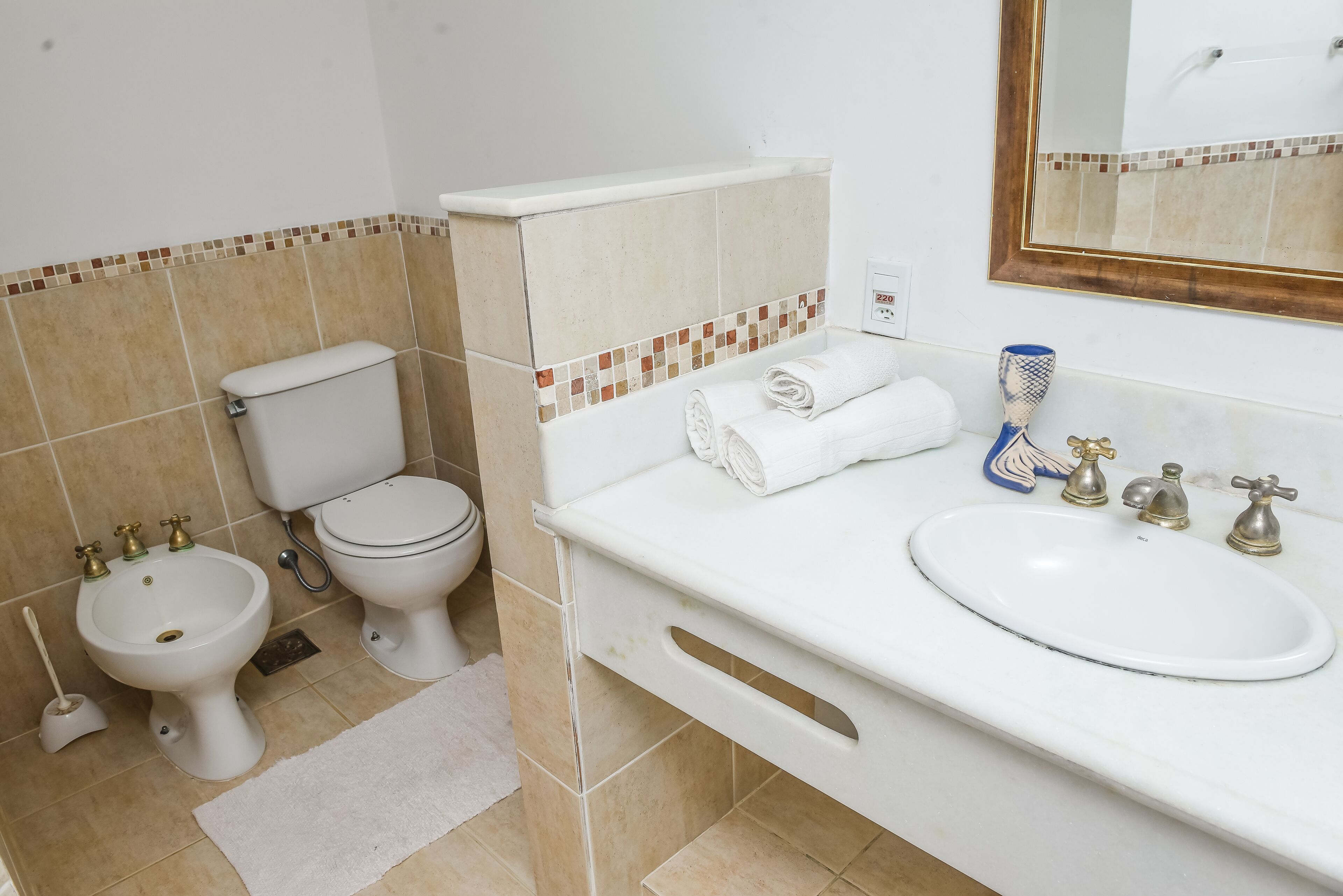 honeymoon suite | bathroom | shower, free toiletries, hair dryer, bidet