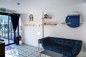 Reception - Hôtel d'Alsace (Paris)