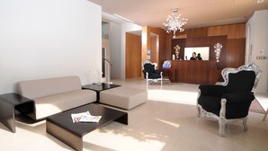 Lobby sitting area - Appart'é hôtel (Cagnes-sur-Mer)