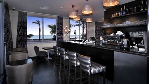 Bar (on property) - Appart'é hôtel (Cagnes-sur-Mer)