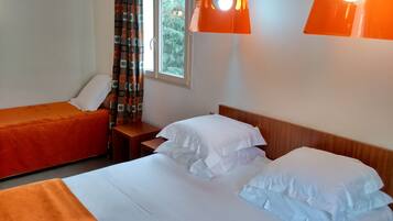 Triple Room | In-room safe, soundproofing, iron/ironing board