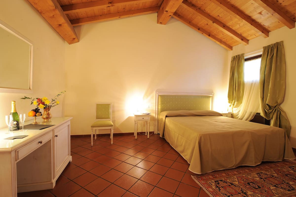 Camera doppia | Materassi Select Comfort, minibar, una cassaforte in camera