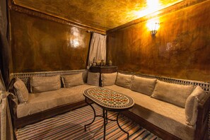 Room (Bab Chorfa) | 1 bedroom, premium bedding, Select Comfort beds, in-room safe - Riad Hala (Fes)