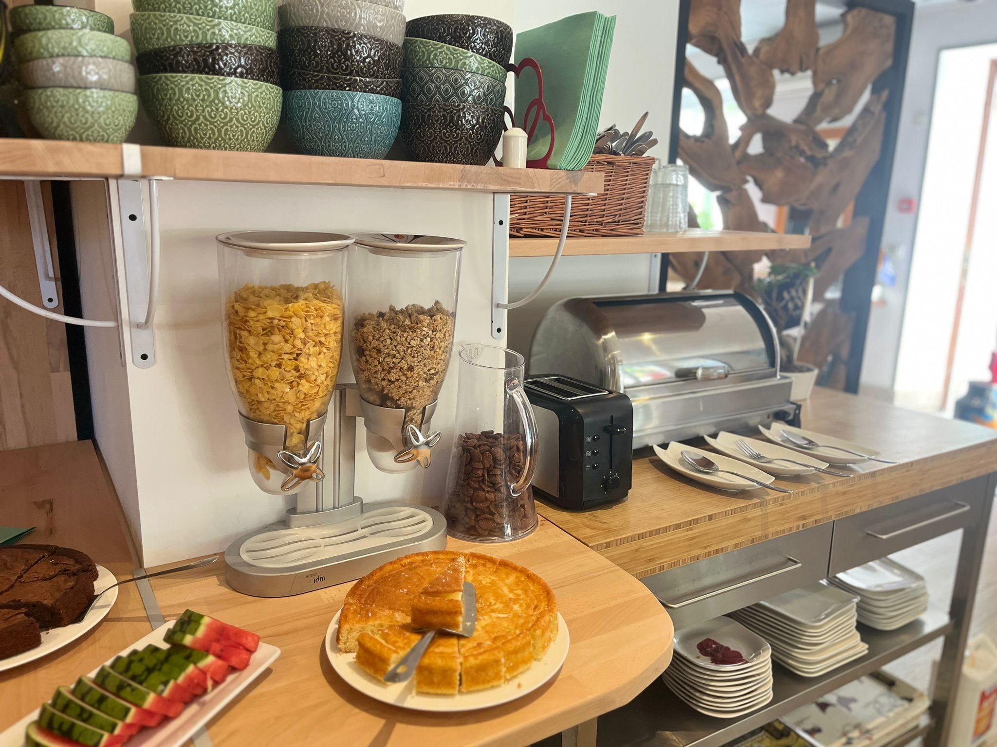 daily buffet breakfast (eur 16 per person)