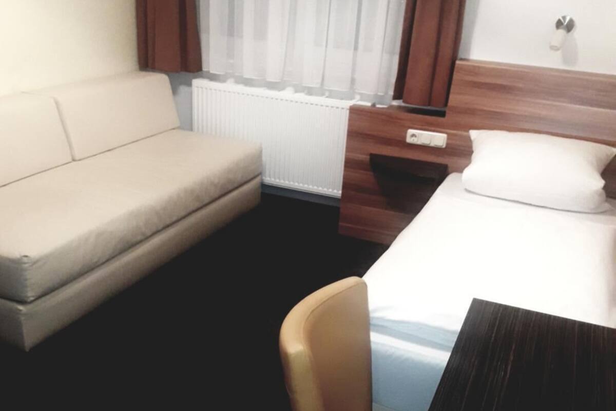 desk, iron/ironing board, cots/infant beds, rollaway beds