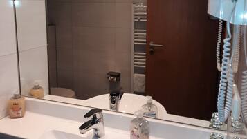 Comfort Double Room | Bathroom