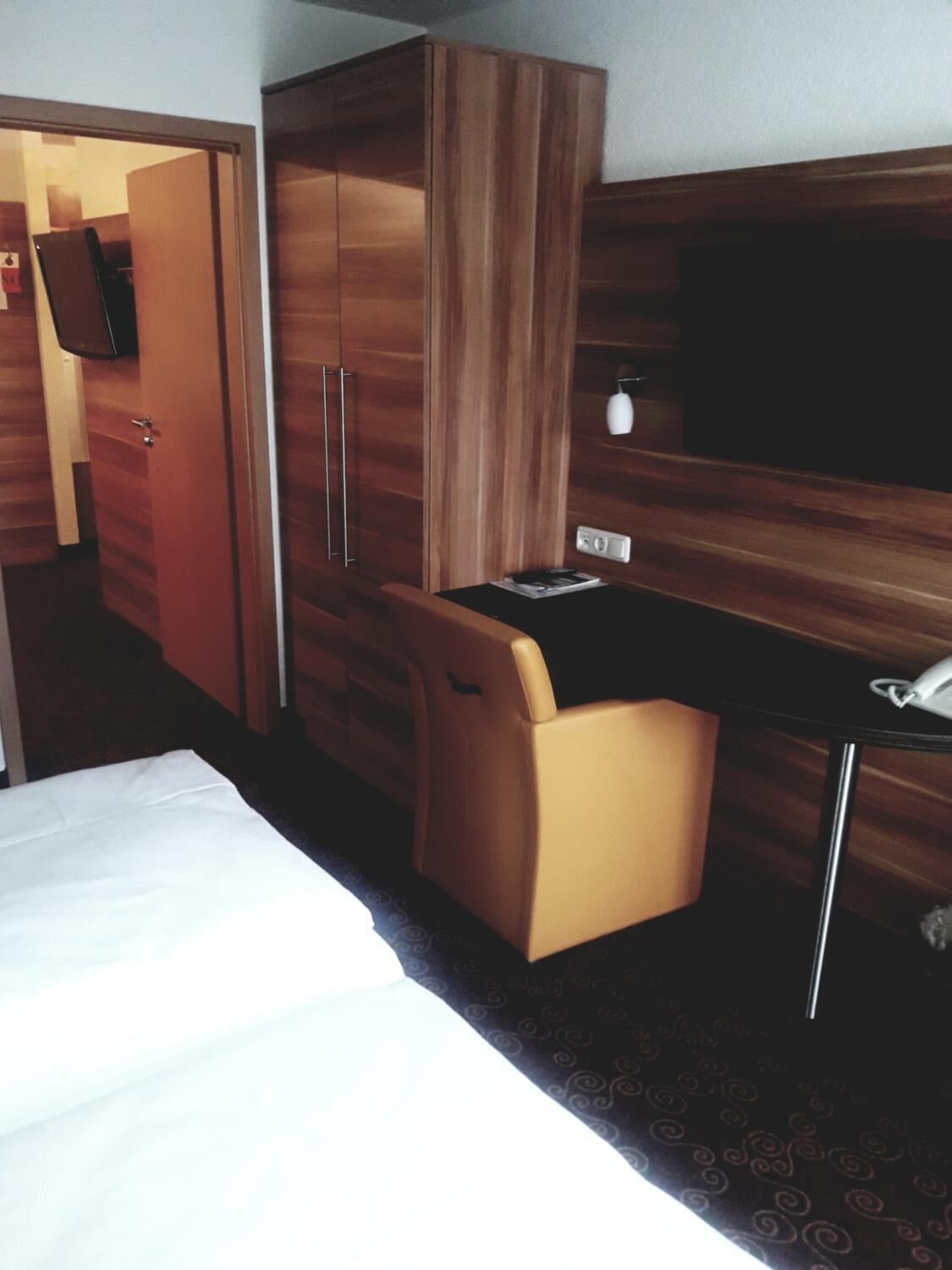 desk, iron/ironing board, cots/infant beds, rollaway beds