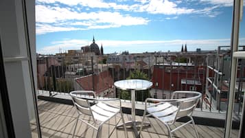Penthouse, Terrace, City View (Zebra) | City view