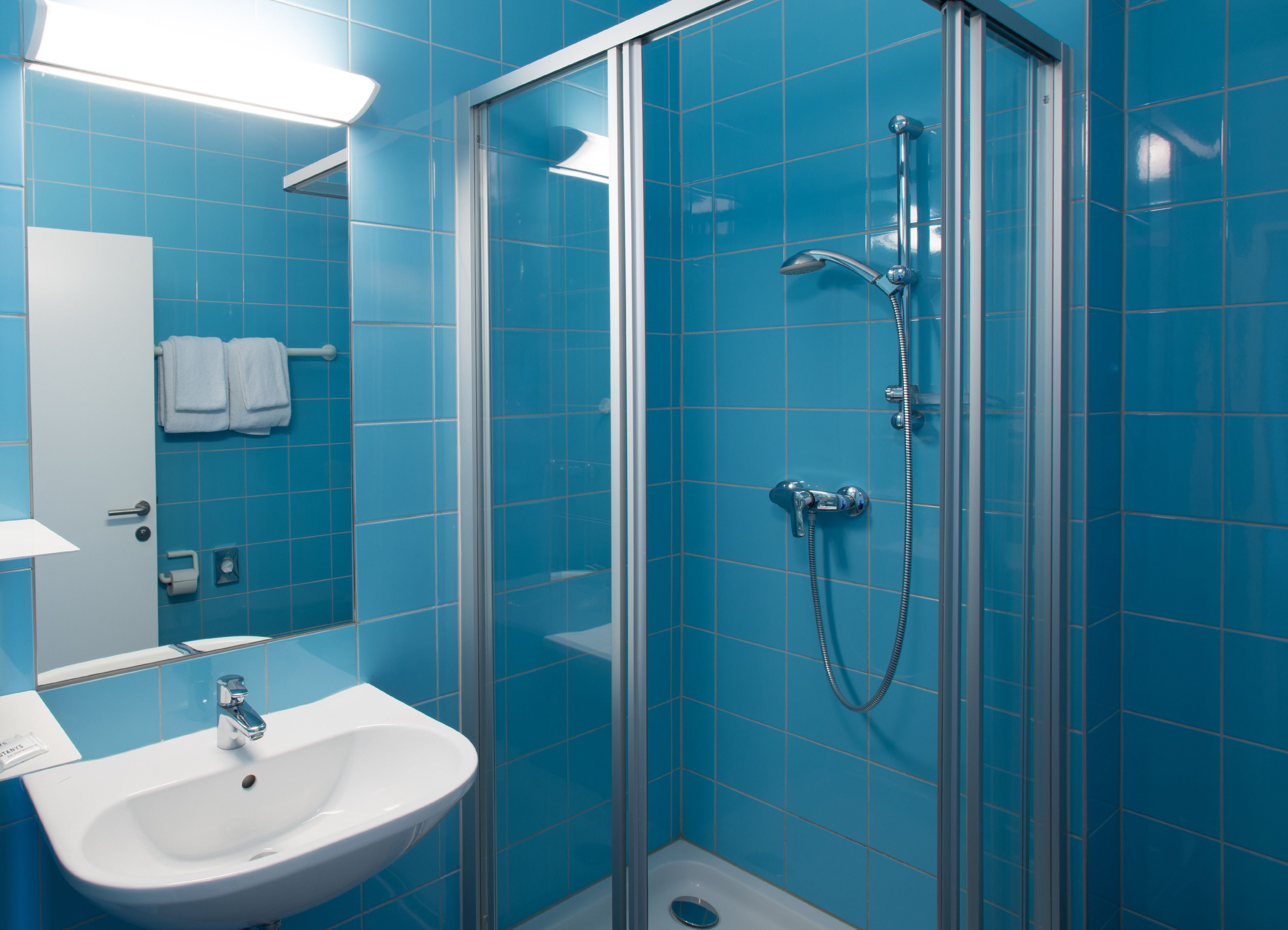 penthouse, terrace, city view (zebra) | bathroom | shower, free toiletries, hair dryer, towels