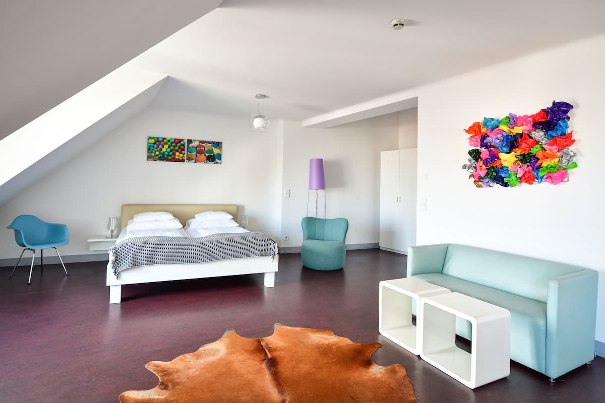 Penthouse, Terrace, City View (Zebra)