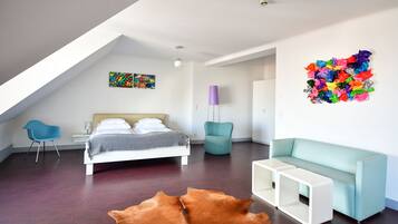 Penthouse, Terrace, City View (Zebra) | Hypo-allergenic bedding, in-room safe, desk, blackout drapes