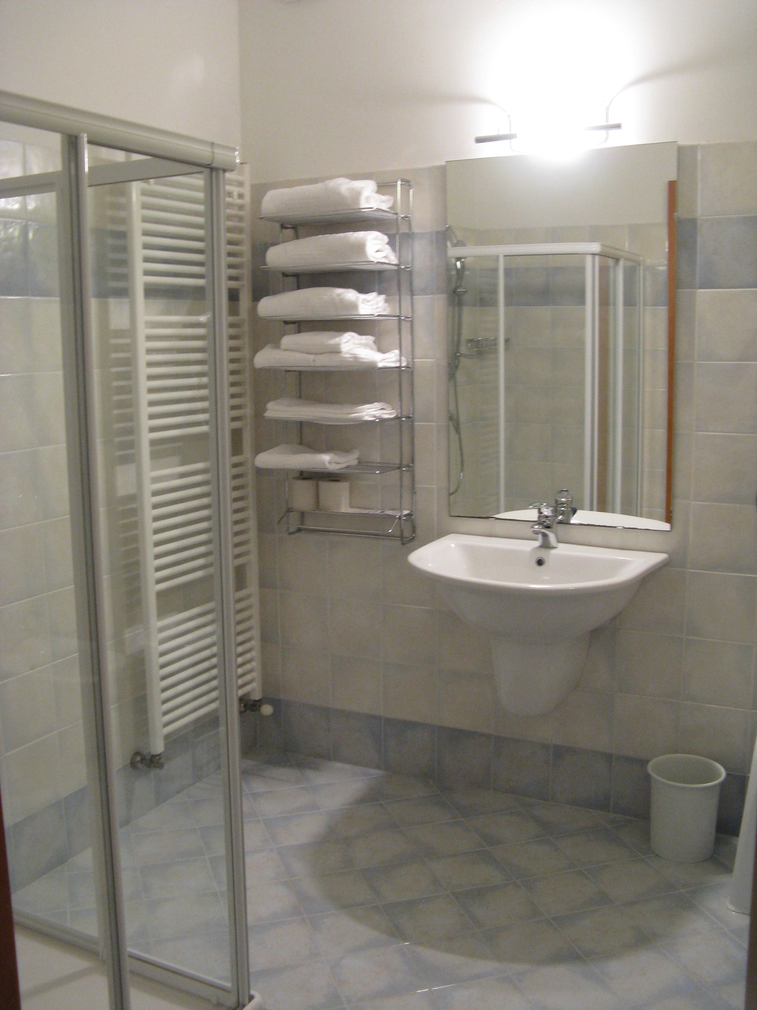 superior double room | bathroom | shower, free toiletries, hair dryer, bidet