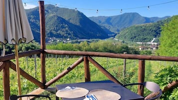 Sarapan ala kontinental setiap hari (EUR 15 per orang)