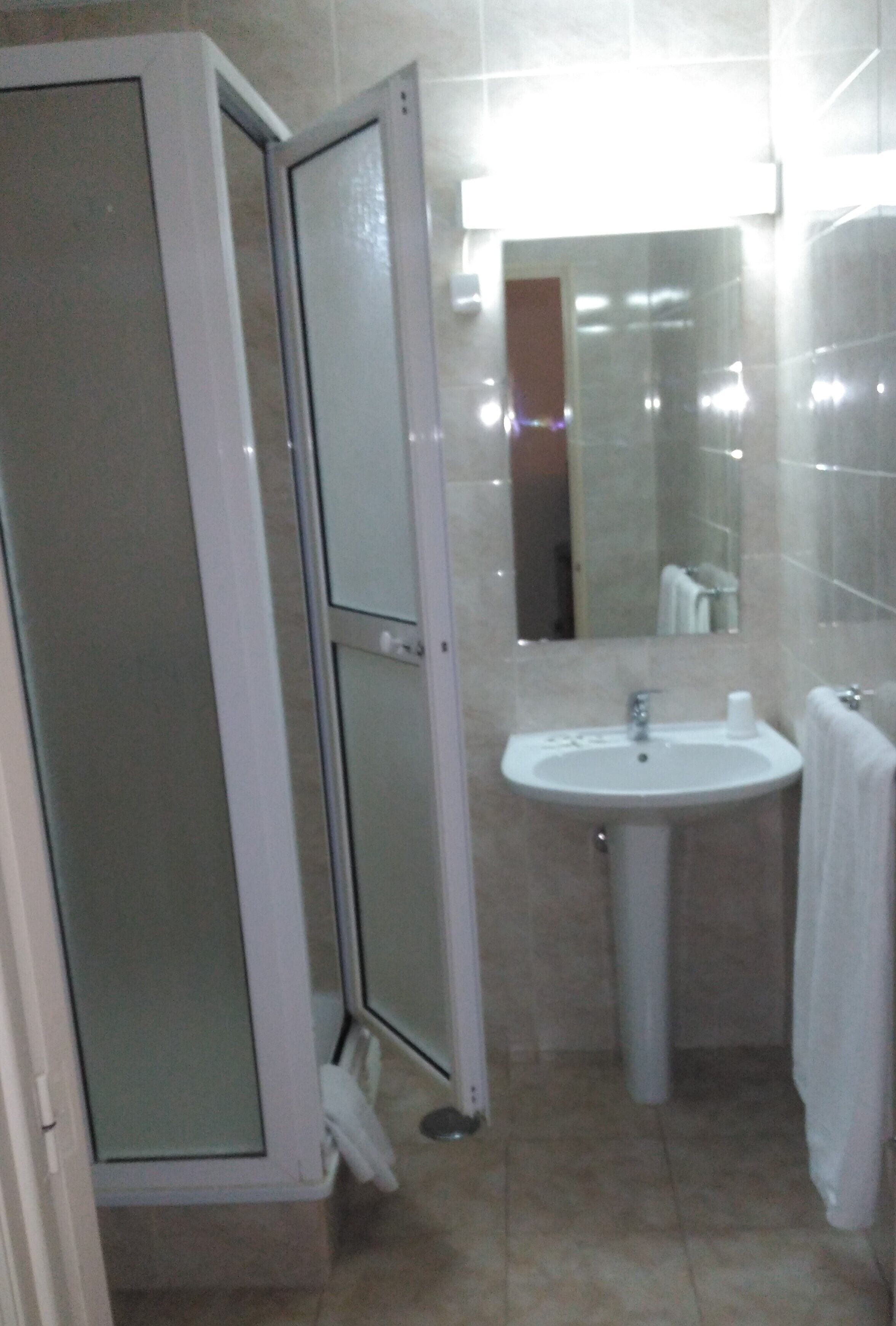 Triple Room | Bathroom | Towels, toilet paper