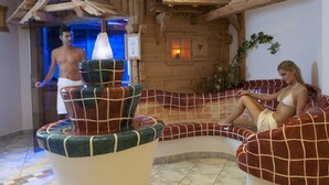 ساونا، حوض استحمام ساخن، غرفة بخار