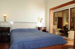 4 camere, biancheria da letto di alta qualità, copriletto in piuma