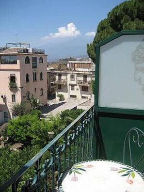 Double or Twin Room, Garden View | Balcony - Villa Gaia (Taormina)