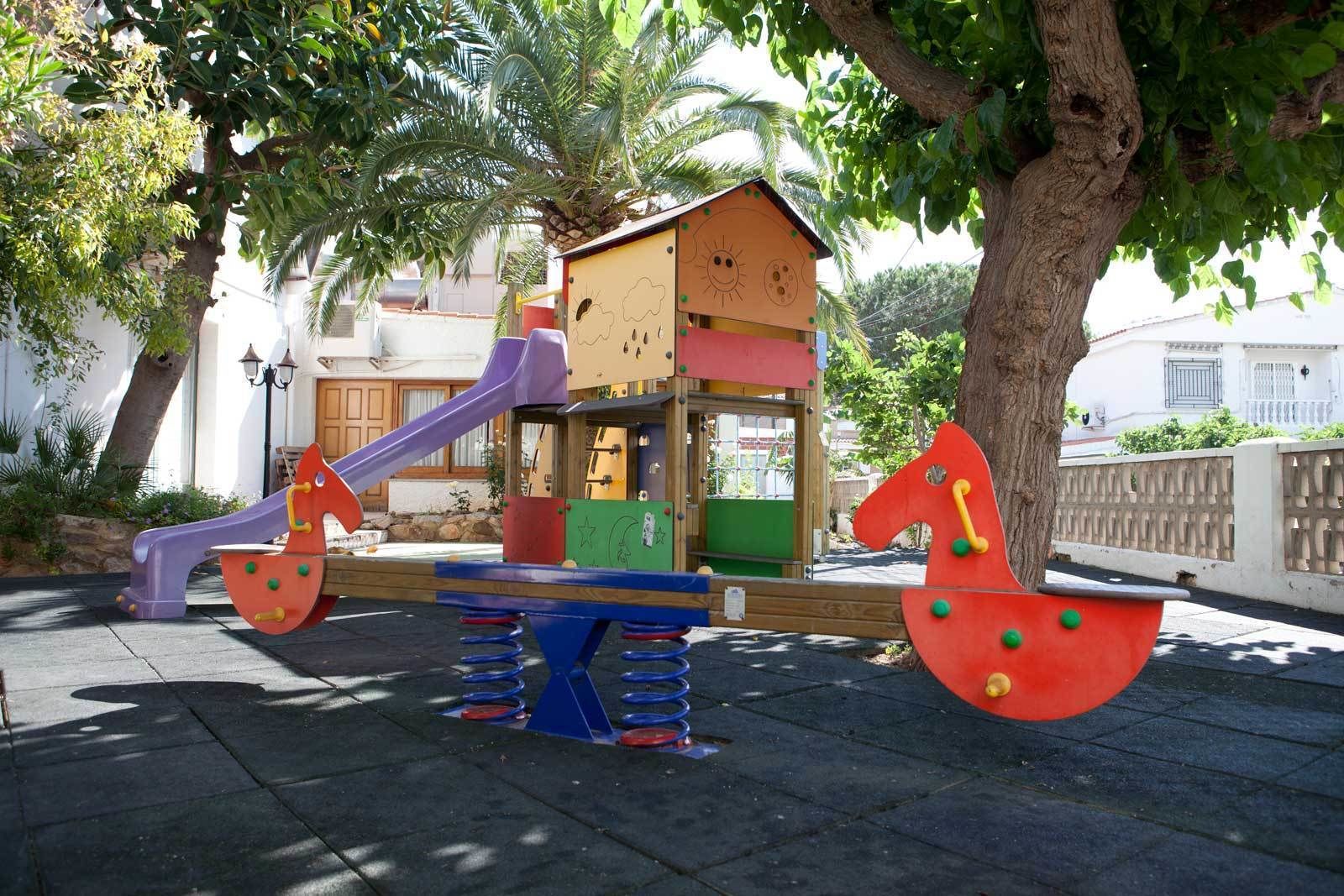 children’s play area – outdoor