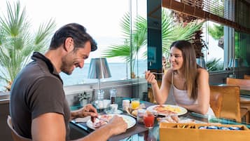 Tägliches inbegriffenes Frühstücksbuffet