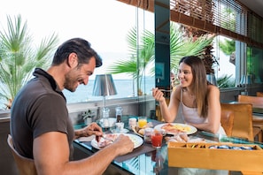 Petit déjeuner buffet compris tous les jours