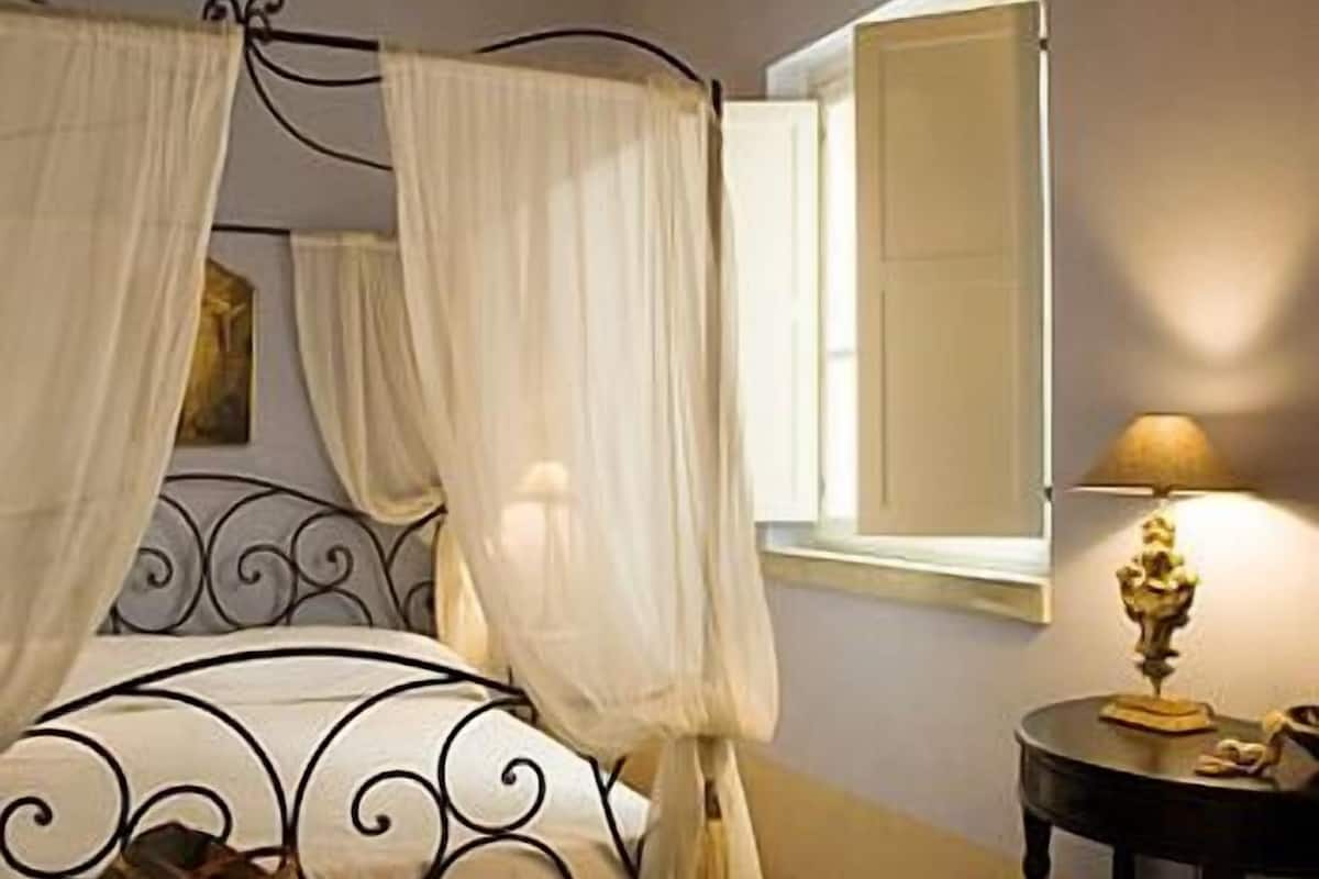 Egyptian cotton sheets, premium bedding, down comforters, in-room safe