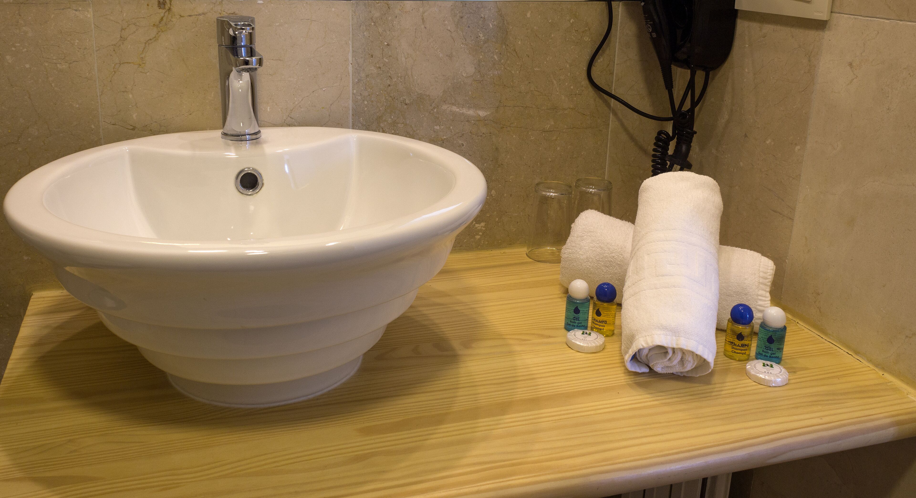 superior double room | bathroom | free toiletries, hair dryer, towels, soap