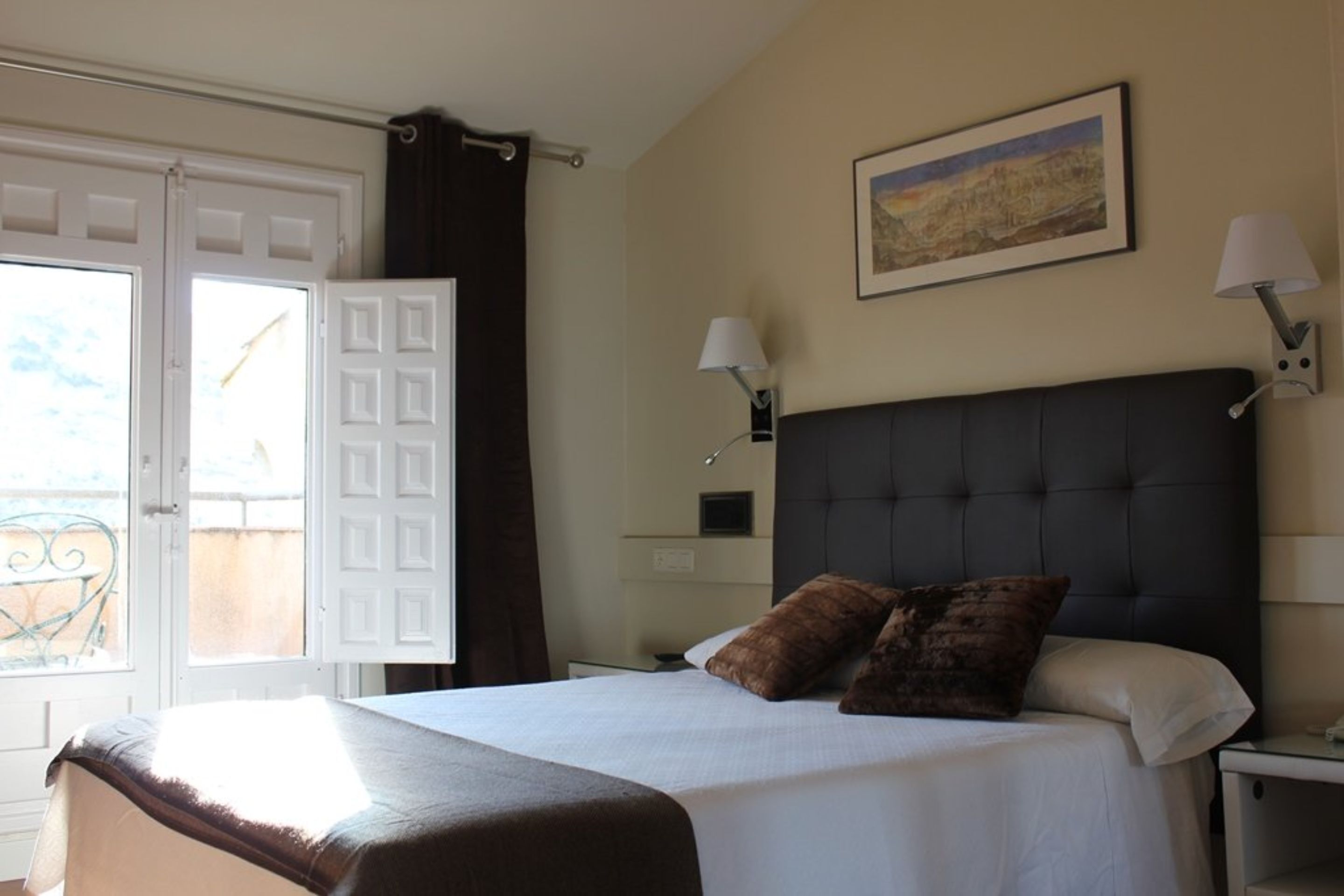 double or twin room, mountain view | in-room safe, individually furnished, desk, free wifi