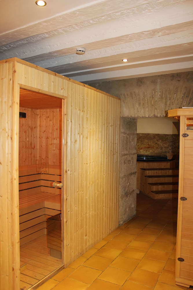 Hotel Leonor de Aquitania by null