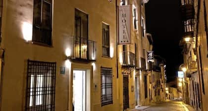 Hotel Leonor de Aquitania