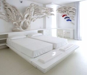 Frigobar, cofres nos quartos, individualmente decorados