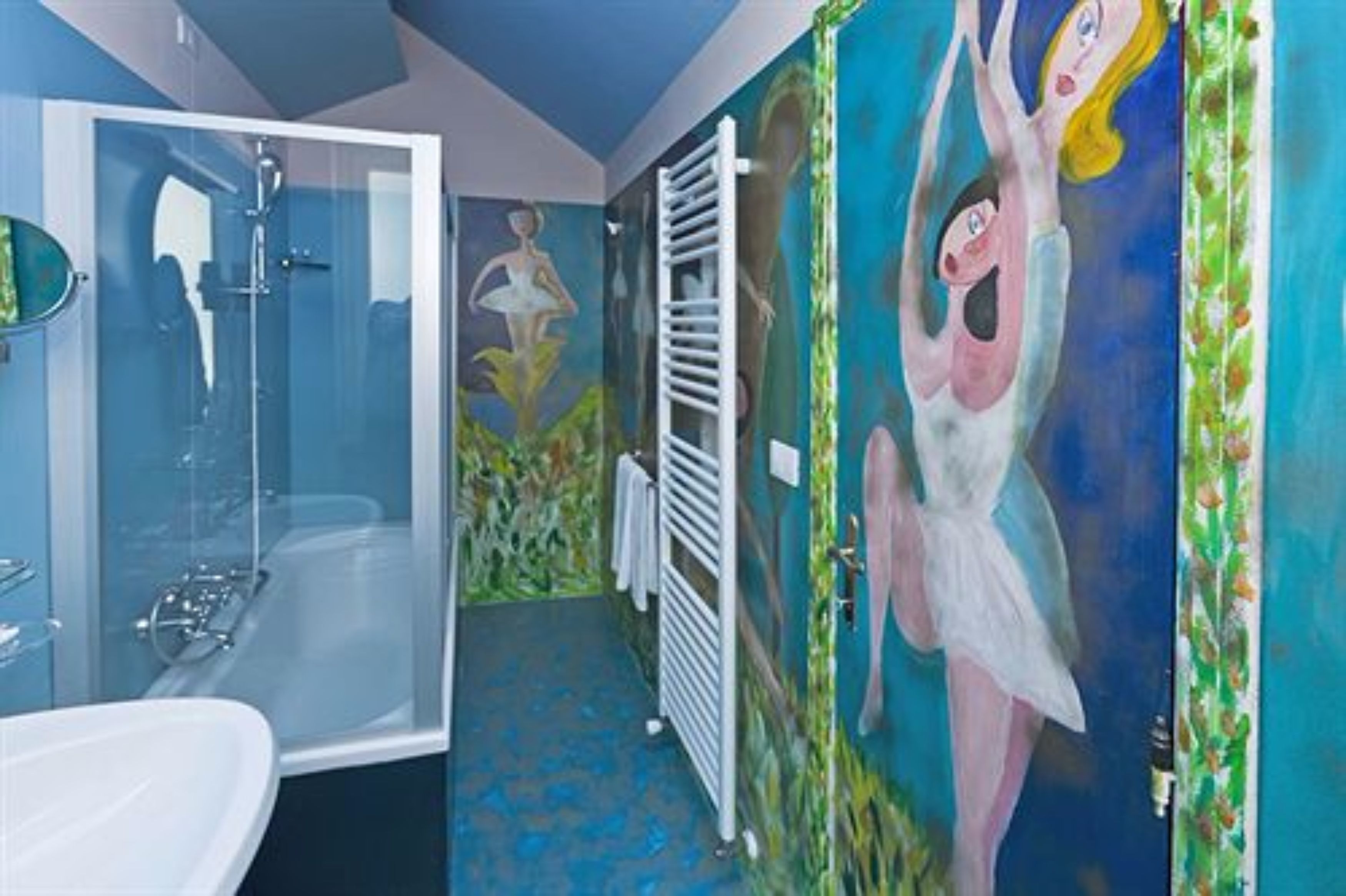 free toiletries, hair dryer, bidet, towels