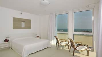 Minibar, coffres-forts dans les chambres, décoration personnalisée