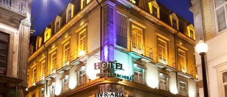 تفاصيل الفندق من الخارج