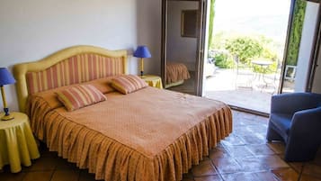 Panoramic Double Room | Desk, laptop workspace, free WiFi