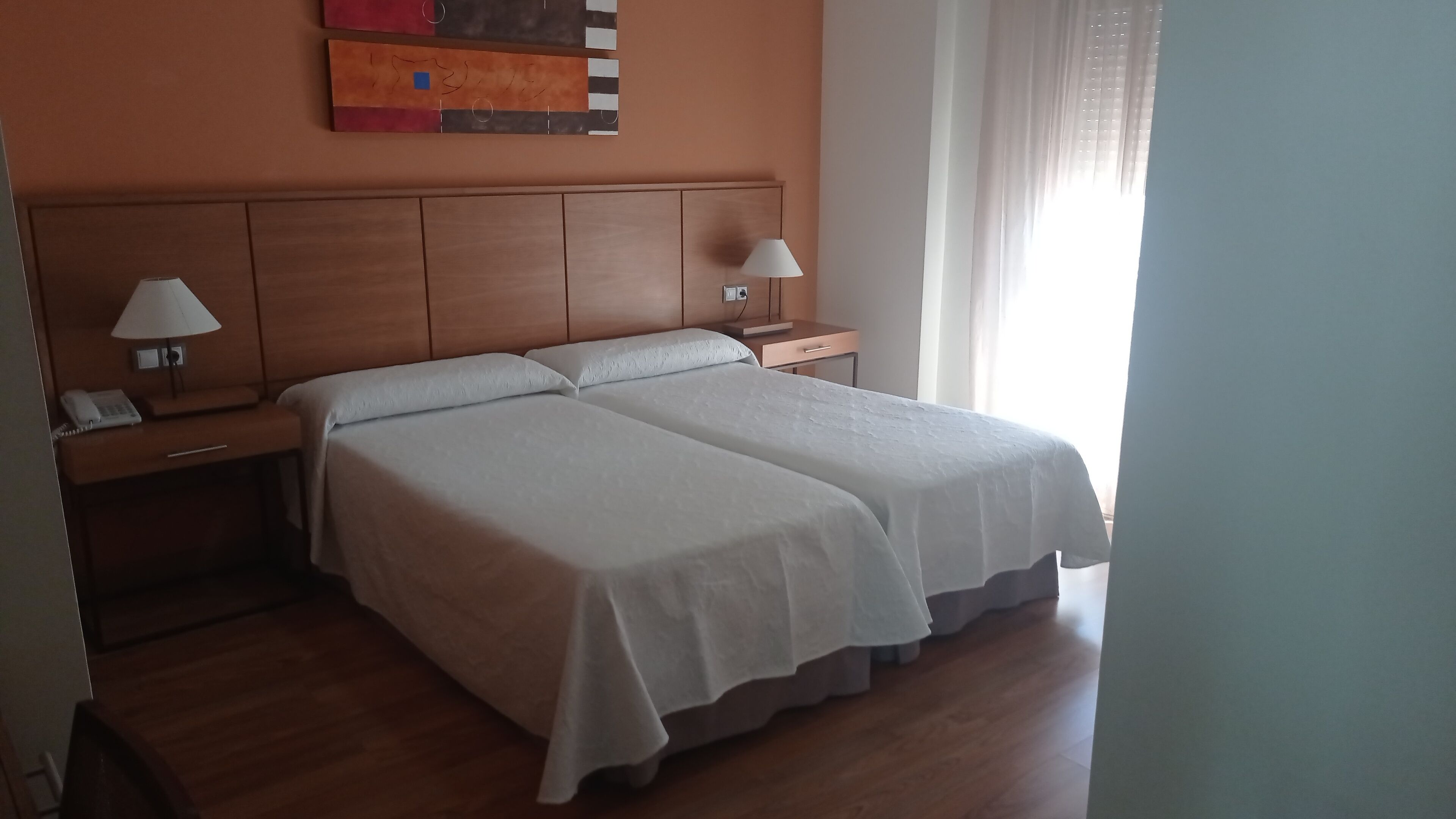 double room | in-room safe, desk, free wifi, bed sheets