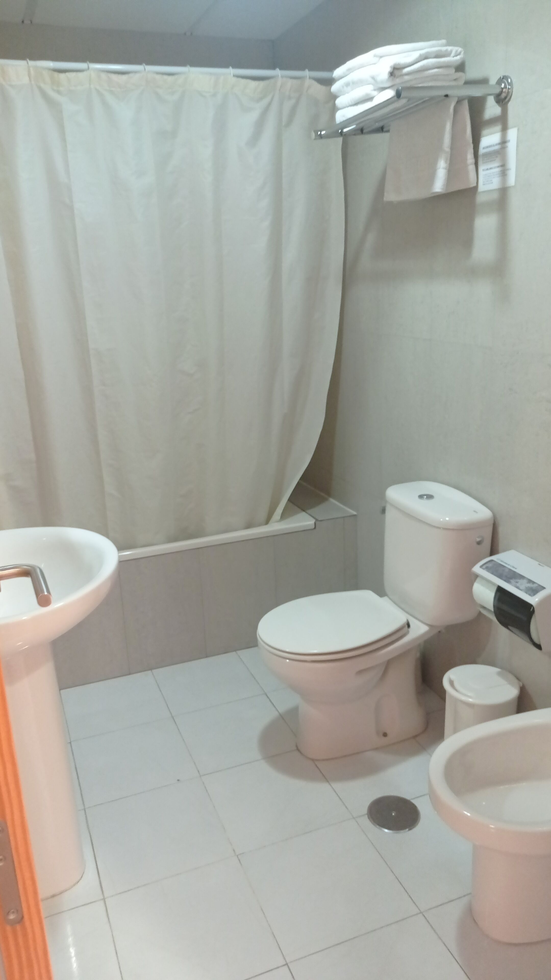 double room | in-room safe, desk, free wifi, bed sheets