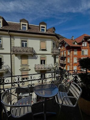 Outdoor dining - Hotel Harder Minerva (Interlaken)