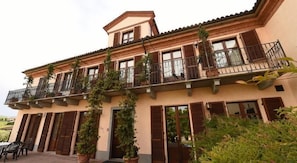 Fachada de la propiedad