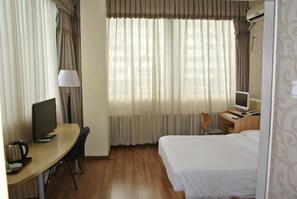 Coffres-forts dans les chambres, bureau, rideaux occultants