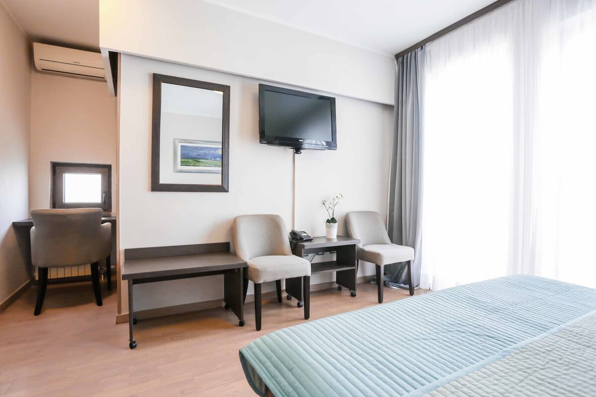 double room | premium bedding, in-room safe, desk, blackout curtains