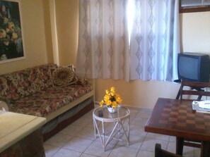 20-inch TV with cable channels - Nautilus Apart Hotel (Natal)